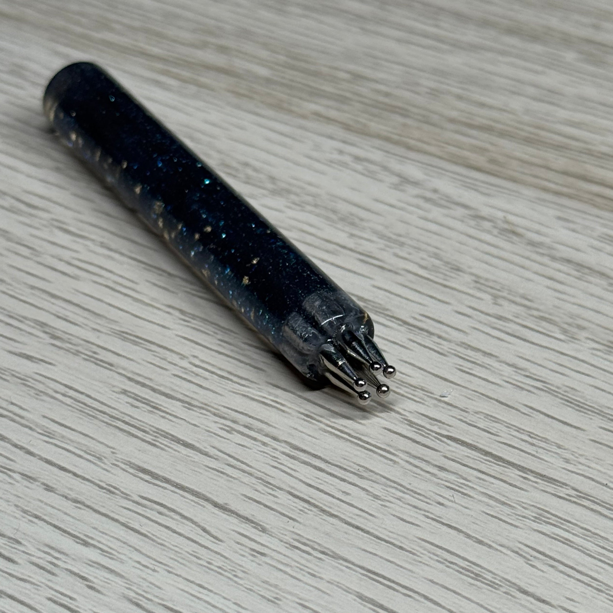 Flower dotting tool