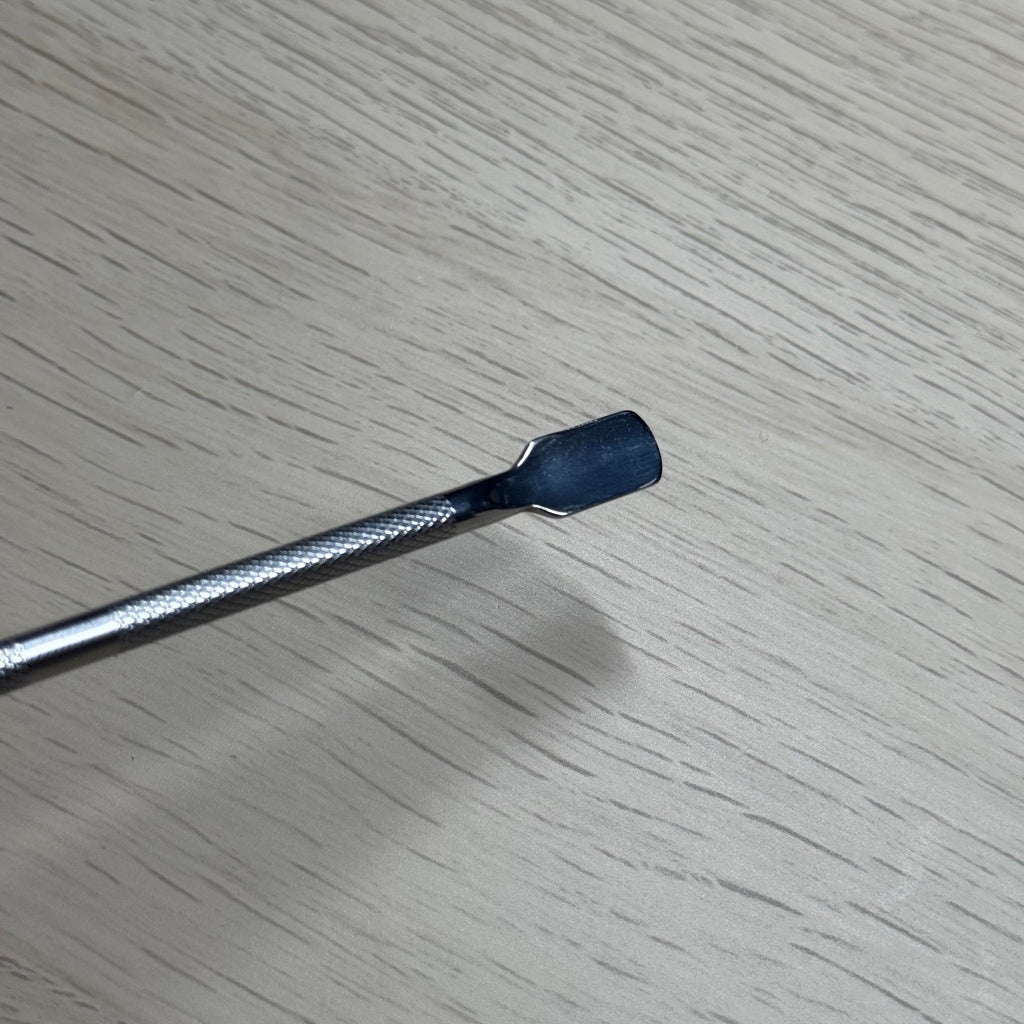 Cuticle pusher